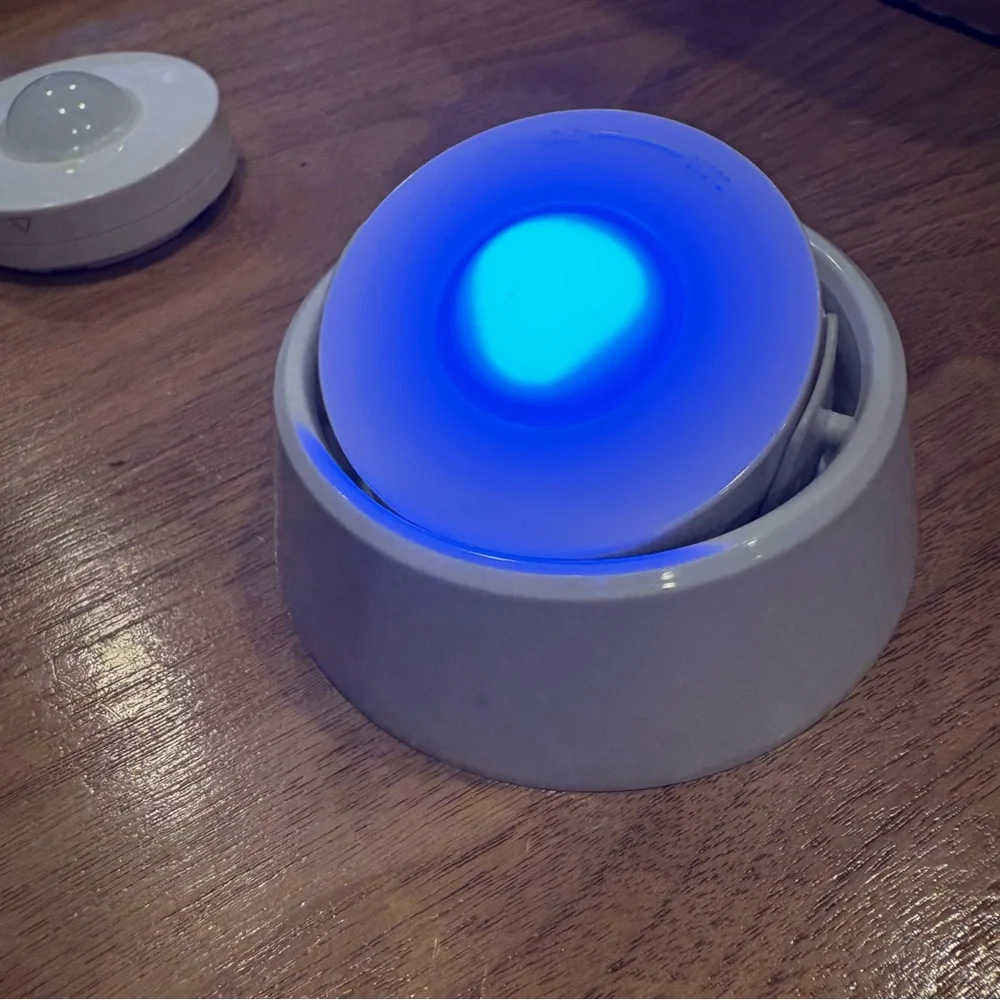 2-5 packs Duracell LED Puck Lights with Remote